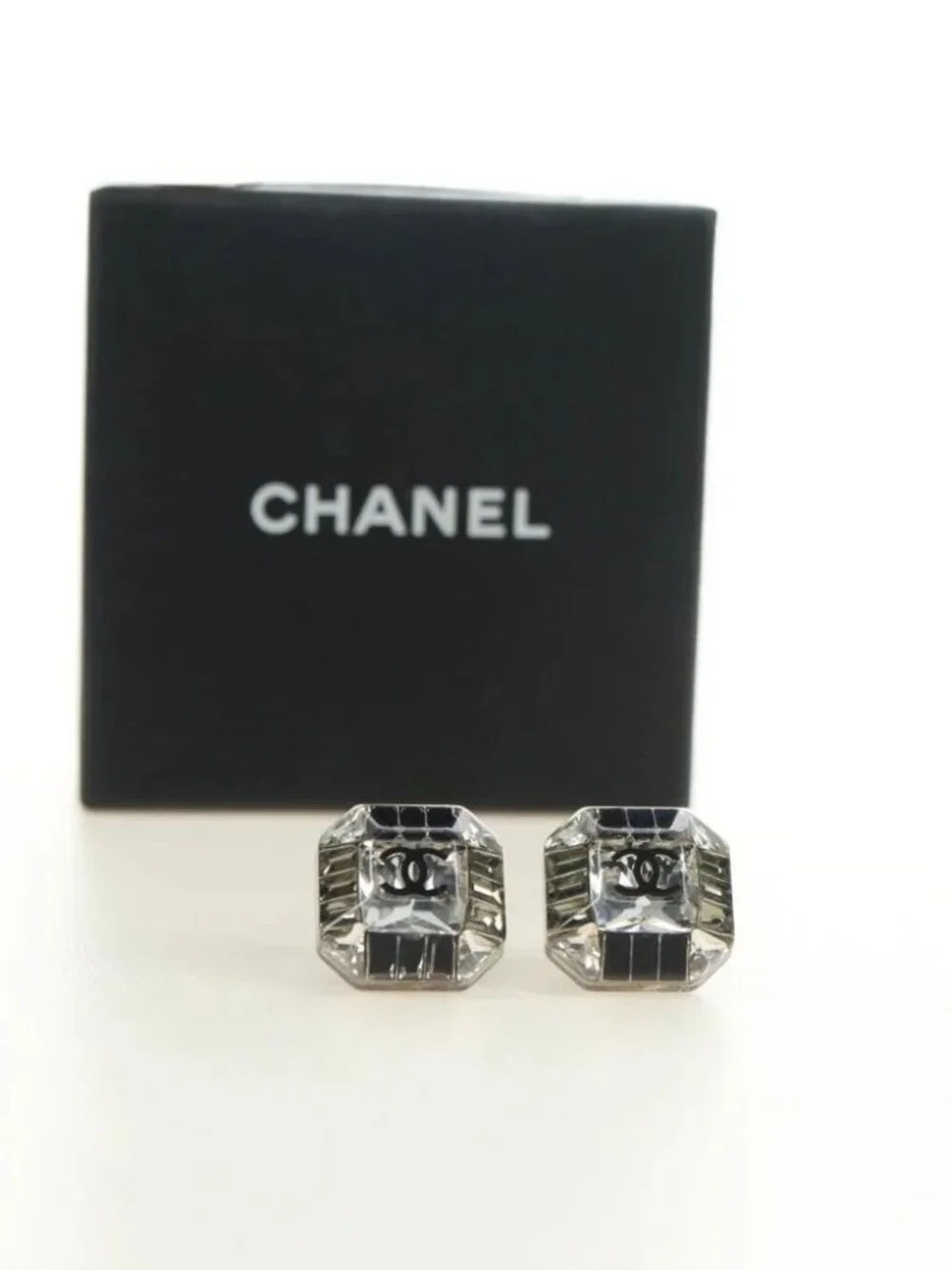 CHANEL COCO Mark Pierce metal Clear CC Auth 181297M